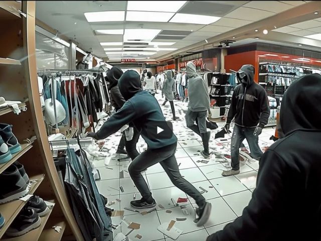 NYC Gets Worse… Shoplifters Raid Macy’s