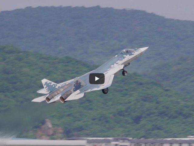 Su-57 crazy flying demonstration at ZhuHai Airshow 2024