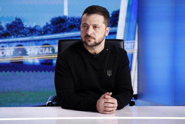 Officials hiding truth from Zelensky – Economist