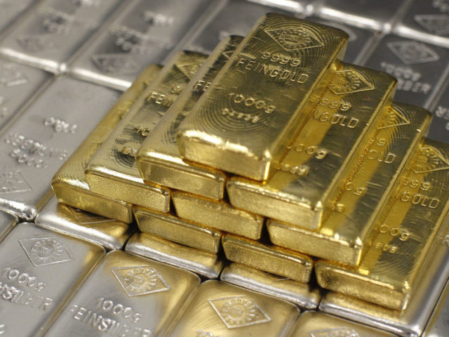 Gold & silver rally as investors seek safe havens amid global uncertainty