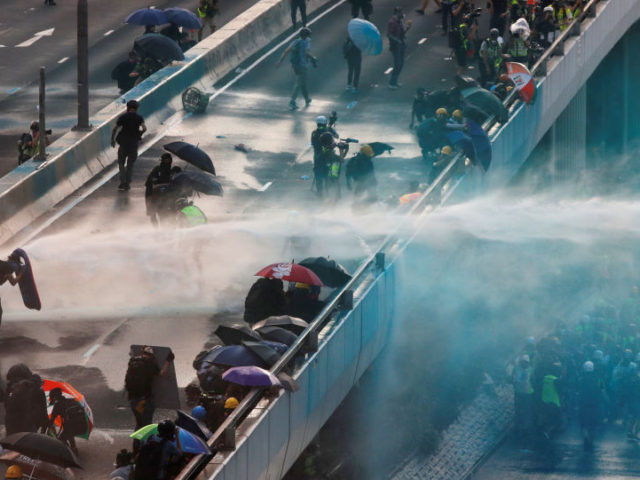 Hong Kong Police Use Pepper Spray, Sponge Grenades to Disperse Protesters – Reports