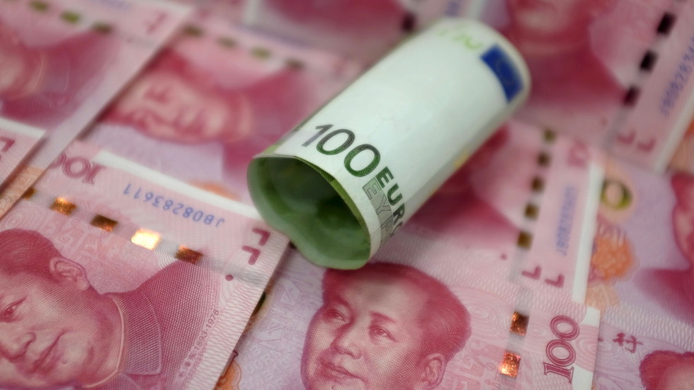 100-yuan banknotes Reuters Jason Lee
