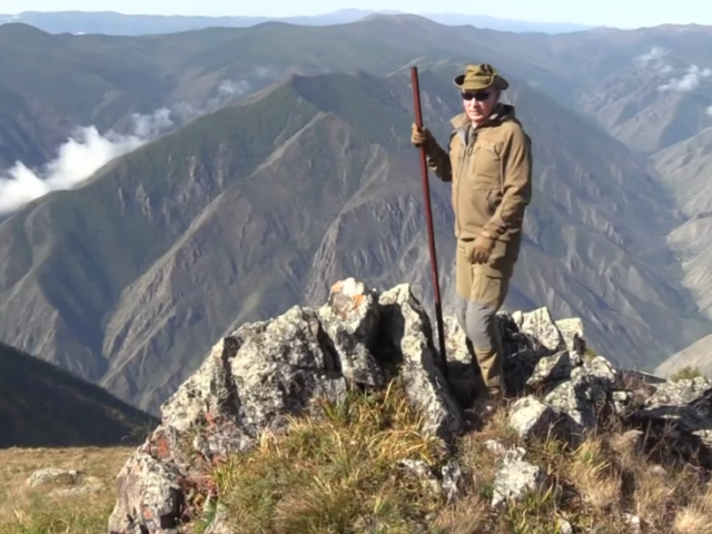 WATCH Putin hiking & driving off-road in Siberian mountains in signature holiday VIDEO