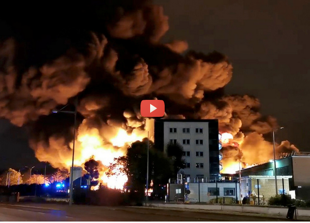 Residents told to stay indoors as INFERNO envelopes chemical plant in Rouen, France (PHOTO/VIDEOS)