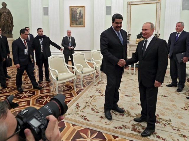 Video: Maduro Presents Putin With Replica of Simon Bolivar’s Sword During Meeting in Moscow