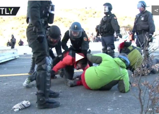 French riot police join Catalan cops harshly DRAGGING independence protesters blocking border crossing (VIDEO)