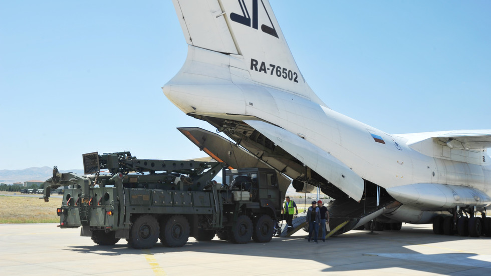 Parts of a Russian S-400 defense system