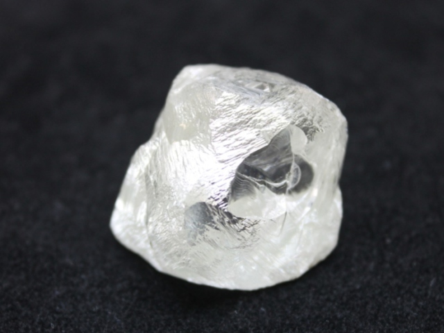 New Year’s surprise from nature: Russia’s diamond titan unearths massive 190-carat gem