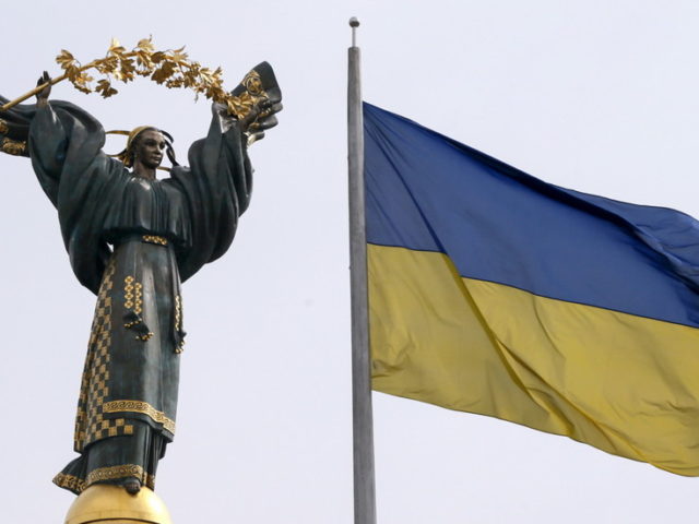 If Washington wants to help Ukraine, it should give Kiev money – Putin