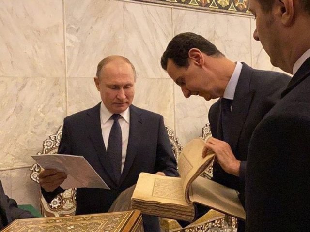 Putin spends Orthodox Christmas in Damascus, visits ancient church & historic mosque (PHOTOS, VIDEOS)