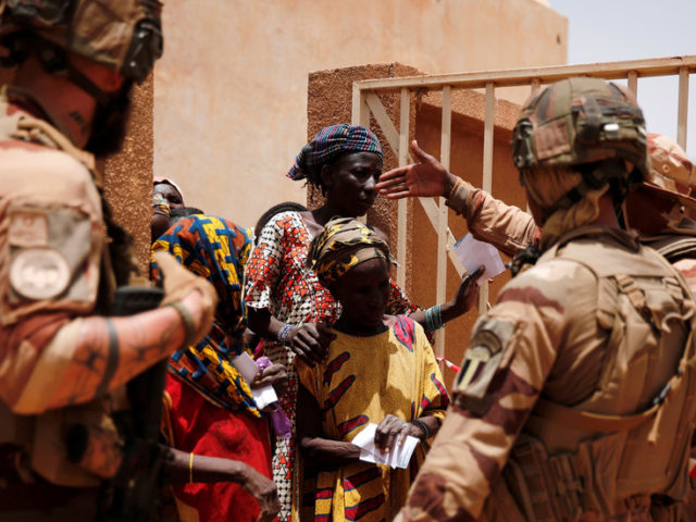 Mali & France square off after French anti-terrorist troops accused of unruly behavior