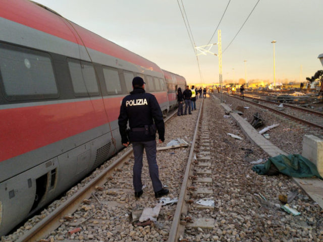 2 killed, 30 injured as high-speed passenger train derails in Italy (PHOTOS)
