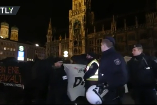 Scuffles between police & protesters break out as Munich Security Conference takes place (VIDEO)