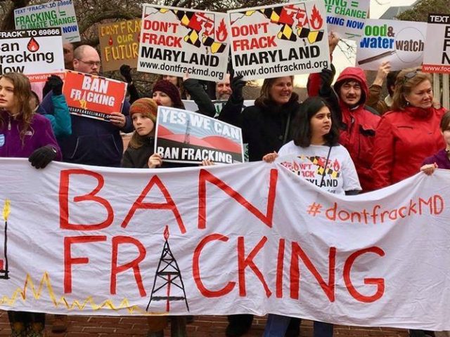 Banning Fracking: Politically Smart and a Climate Necessity