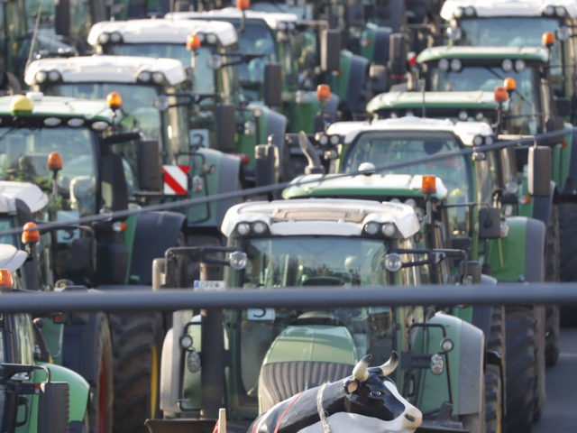 WATCH: Army of tractors descends on Spanish city for mass protest
