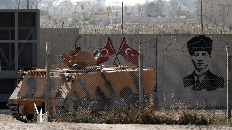 Turkey sending troops to Syria