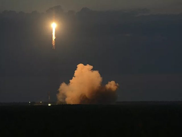 Russia Puts 34 OneWeb Satellites Into Orbit