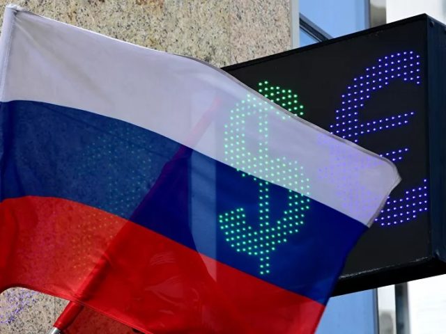 Moscow Exchange Index Falls 10%, Russia Trading System Index Loses 12.6% After Oil Prices Slump