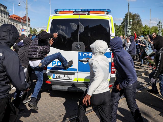 Black Lives Matter protest in Sweden descends into violence and vandalism (VIDEOS)