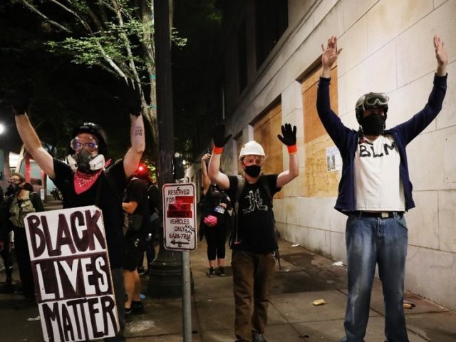 Antifa rioters call themselves journalists to avoid federal crackdown