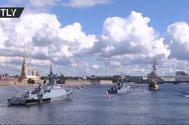 Putin promises unrivalled tech & weapons for Russian military as Navy Day marked with showcase parades (PHOTOS, VIDEO)