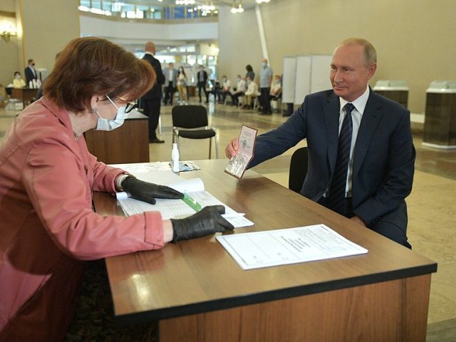 Vladimir Putin voted on amendments to the Constitution