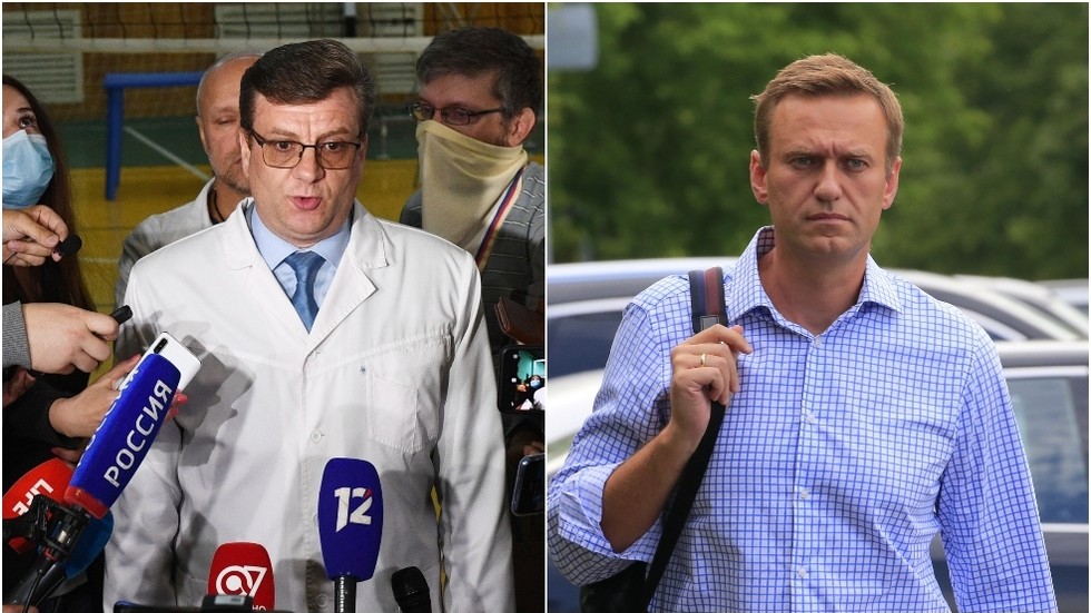 Medics treating Alexey Navalny