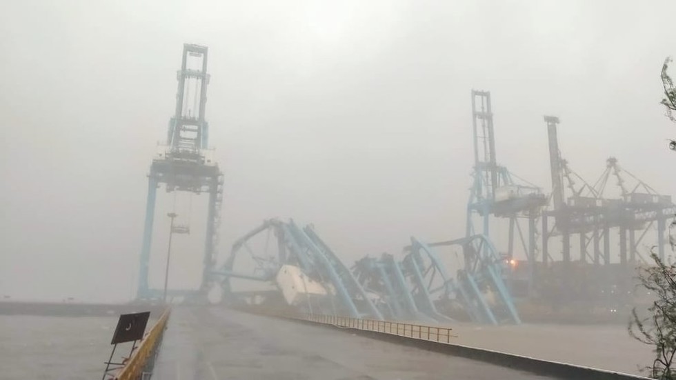 Three cranes have collapsed at India's largest