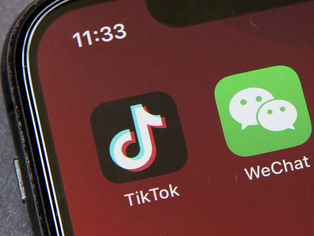 Trump will ban US downloads of Chinese apps TikTok & WeChat starting September 20