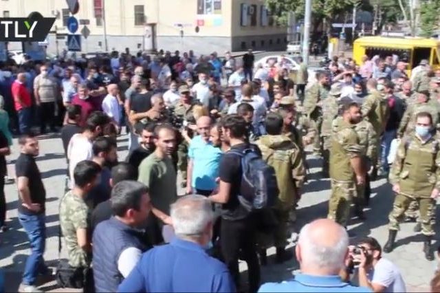 Call to arms: Armenia declares martial law & FULL MILITARY MOBILIZATION as clashes with Azerbaijan continue