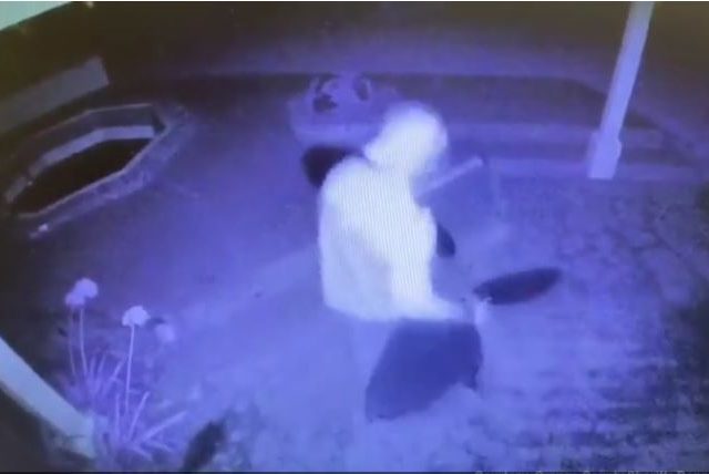 California sheriff’s deputy filmed burglarizing home following resident’s death (VIDEO)