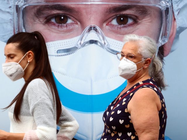 Spanish regions call on government to implement urgent curfew to stop the spread of coronavirus
