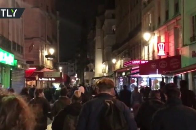 ‘Do you want me to stop working?’ As Paris restaurants are ordered into new curfew, angry citizens hold street protest