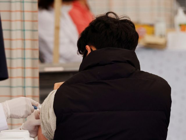 South Korean’s medical association urges govt to suspend flu shot program after 25 people die following jab