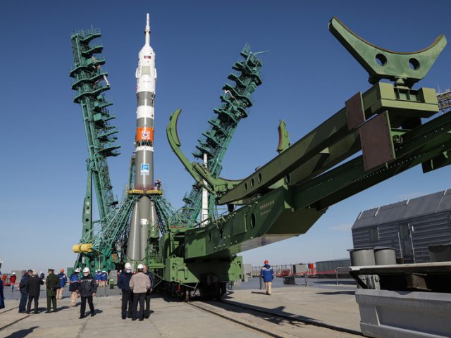 Russian & American astronauts lift off for ‘ultrafast’ 3-hour flight to International Space Station aboard Soyuz MS-17 (VIDEO)