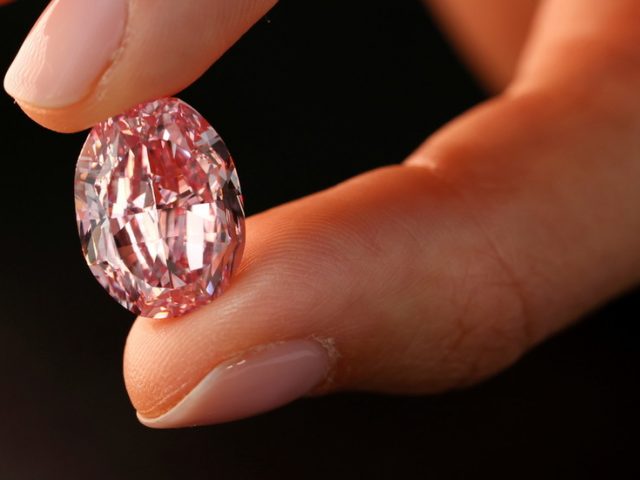 ‘Ultra-rare’ pink Russian diamond fetches record $26.6 million in Geneva (PHOTO, VIDEO)