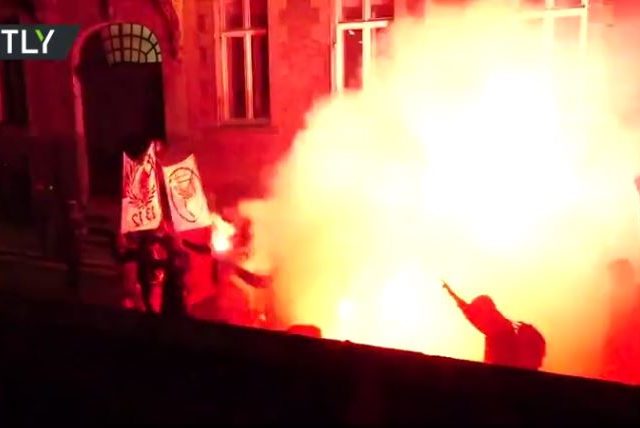 Rally against French bill outlawing sharing images of police dispersed with tear gas in Nantes (VIDEOS)