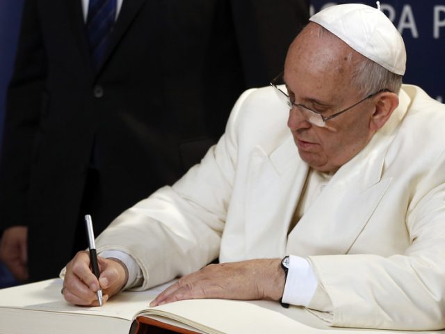 Pope pens op-ed on perils of consumerism and ideology. US Left reads, ‘Justice ACB is a bad Catholic & horrible person’