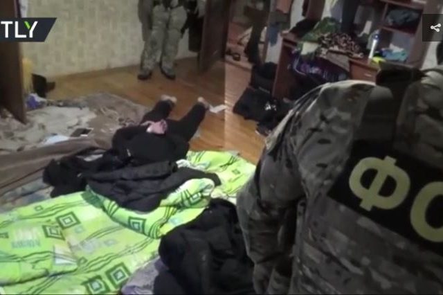 Russia’s FSB finds explosive device in raids on Islamic State followers in Moscow, says they planned terror attacks (VIDEO)