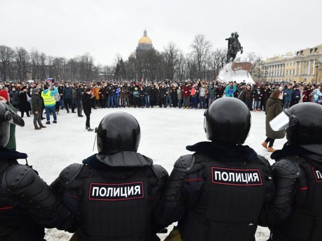 WATCH man knocking police officer to the ground amid Navalny protests in St. Petersburg