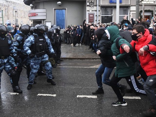 Influential Russian senator Klimov accuses foreign spooks of helping to organize weekend protests in support of Navalny