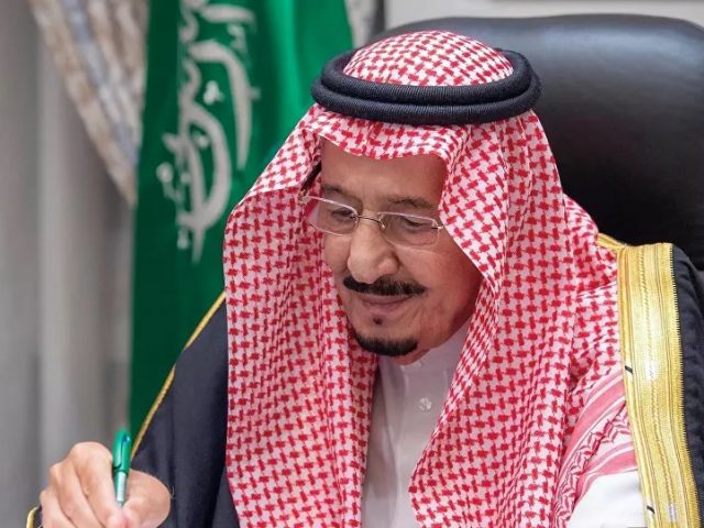 Saudi King Salman Receives Shot of COVID-19 Vaccine – Video