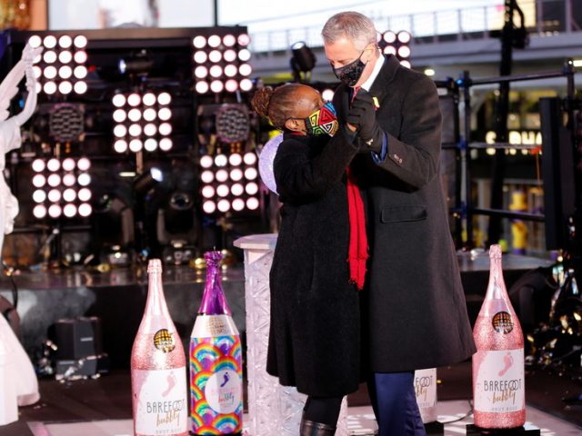 New York mayor celebrates New Year in Times Square… after telling everyone else to stay home