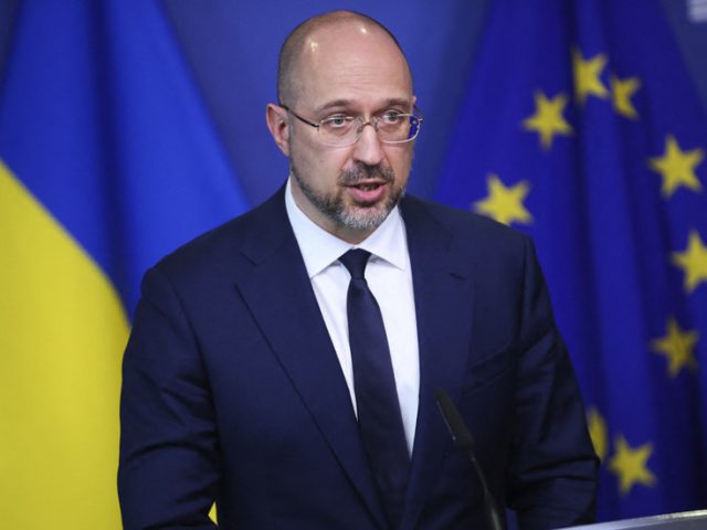 Wake up call for Ukrainian PM in Brussels as top EU official says Kiev remains hindered by ‘criminals’ & ‘widespread corruption’