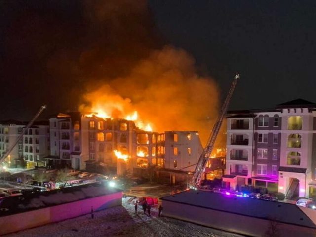 Texas apartment block collapses as firefighters can’t retrieve water from frozen hydrants (PHOTOS, VIDEO)
