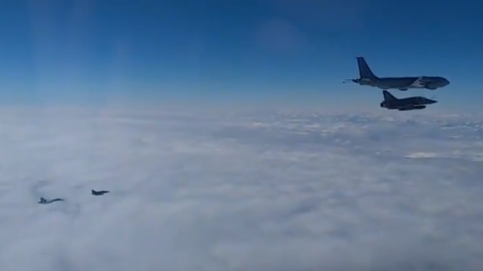 Two Su-27 interceptor