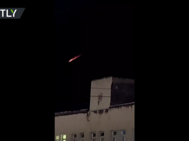 Villagers in Russia’s freezing Far North spot burning UFO flying across sky; but experts say it’s probably space debris (VIDEO)
