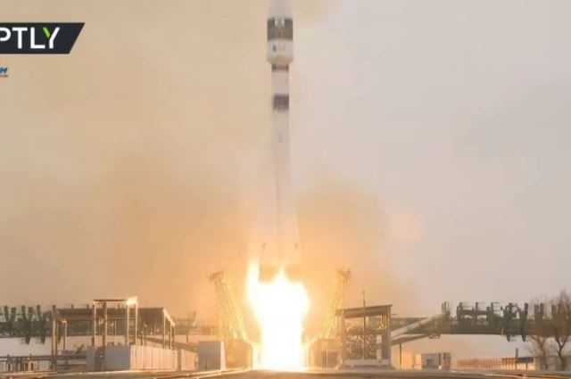In historic mission, Russian Soyuz carrier rocket launches 38 satellites from 18 countries into orbit around planet Earth (VIDEO)