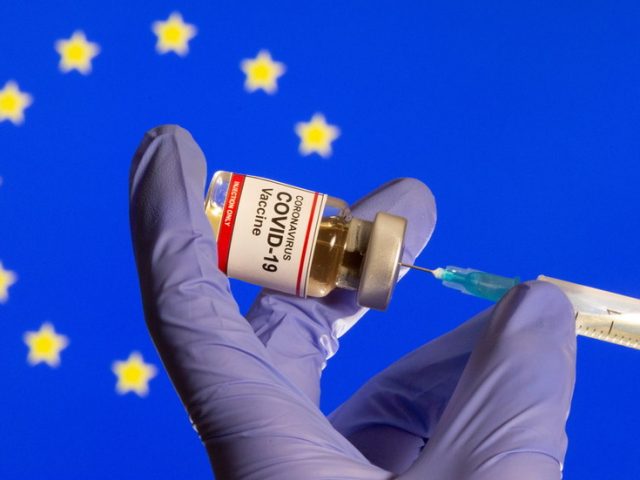 EU to lose up to €100 billion due to vaccination failures, wary investors & no sign of reopenings – media
