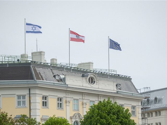 ‘Together we stand by Israel’s side,’ says Austria’s Kurz & flies Israeli flag. What about dead Gaza children? Twitter users ask